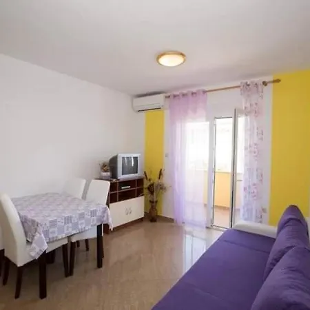 Apartament Meri 3 *